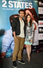 Arjun Kapoor with Alia Bhatt at 2 states promotion in Delhi on 16th April 2014